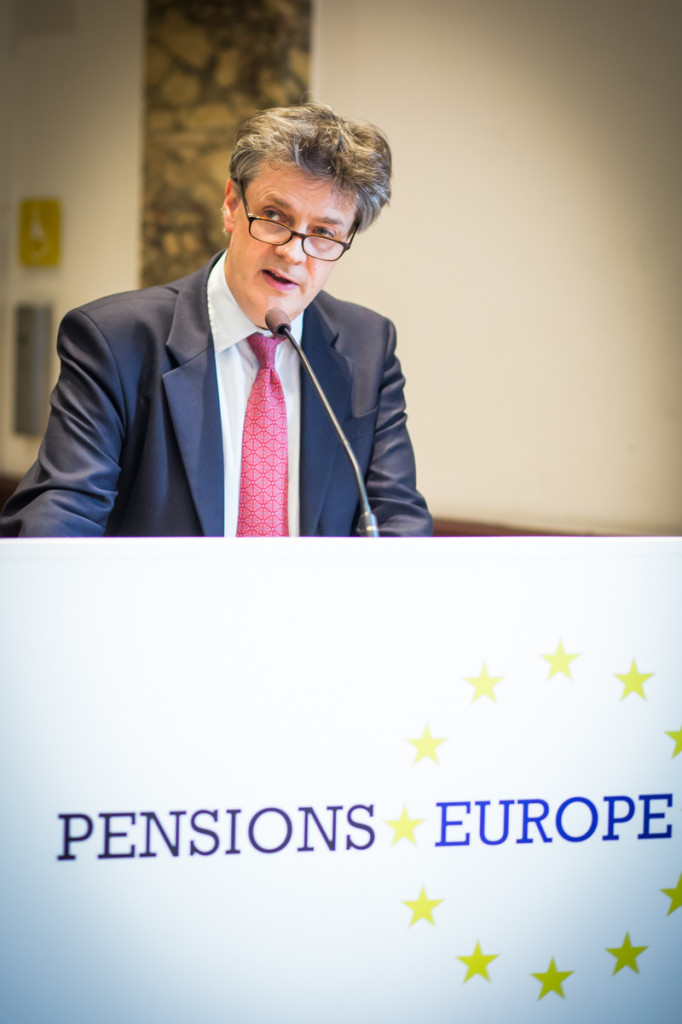 EU-Kommissar Jonathan Hill auf der PensionsEurope-Konferenz am 23. Juni 2015 in Bruessel.